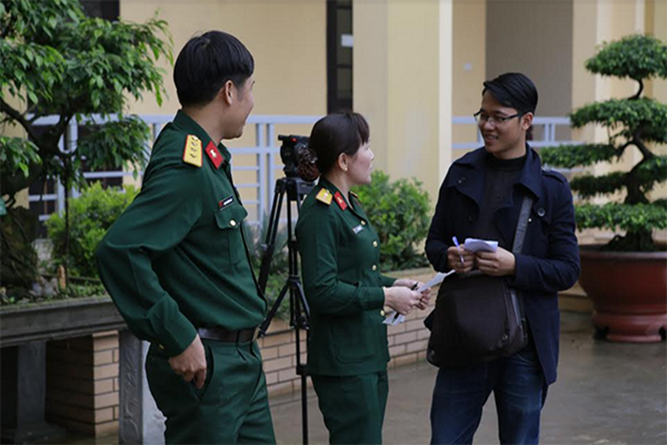 Thu nhập của nghề phóng viên truyền hình chưa bao giờ là đói