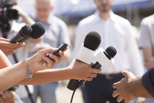 Phóng viên là gì? Đâu là sự khác biệt giữa phóng viên và nhà báo?